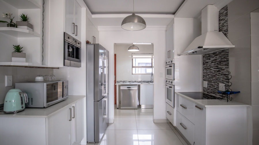 6 Bedroom Property for Sale in The Coves North West